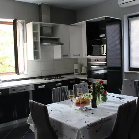 Ruzica Apartment *